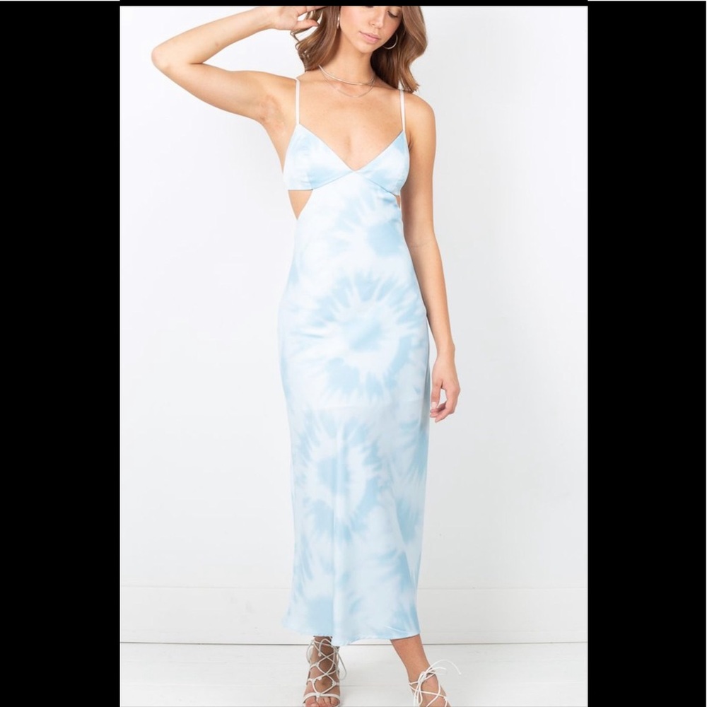 Elegant Blue Tie-Dye Maxi Dress